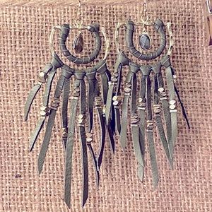 Twilight earrings 💚